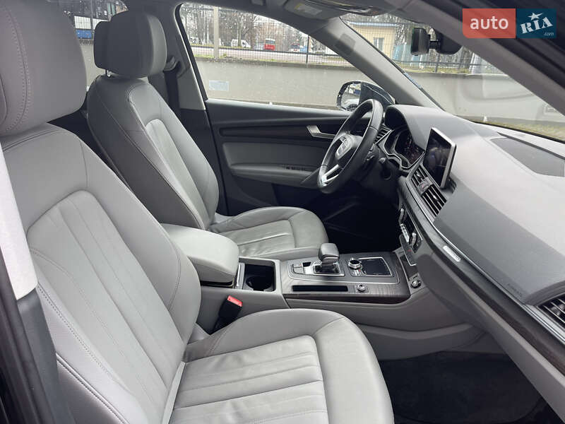 Внедорожник / Кроссовер Audi Q5 2019 в Ровно