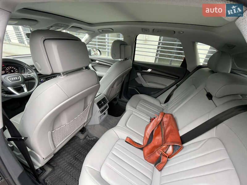 Внедорожник / Кроссовер Audi Q5 2019 в Ровно