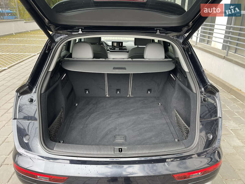 Внедорожник / Кроссовер Audi Q5 2019 в Ровно