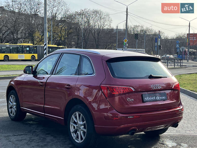 Внедорожник / Кроссовер Audi Q5 2010 в Николаеве