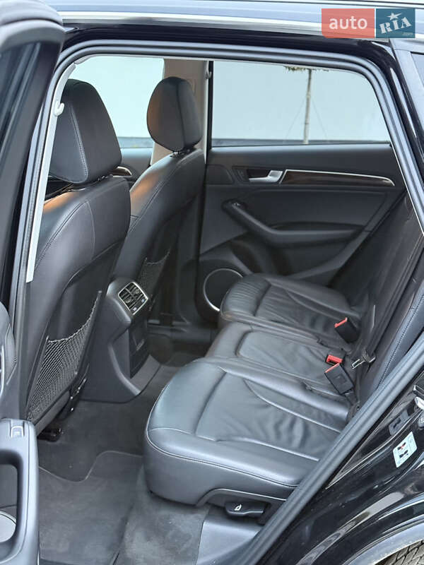 Позашляховик / Кросовер Audi Q5 2016 в Луцьку