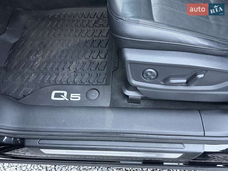 Внедорожник / Кроссовер Audi Q5 2019 в Тернополе