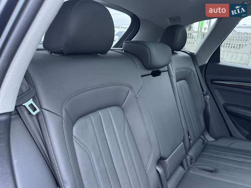 Внедорожник / Кроссовер Audi Q5 2019 в Тернополе