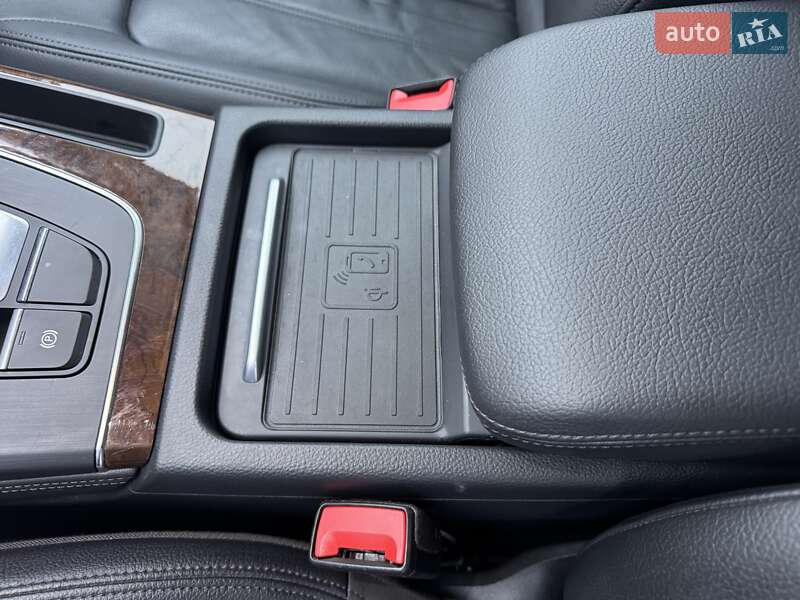 Внедорожник / Кроссовер Audi Q5 2019 в Тернополе