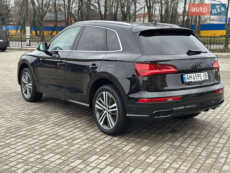 Внедорожник / Кроссовер Audi Q5 2019 в Житомире