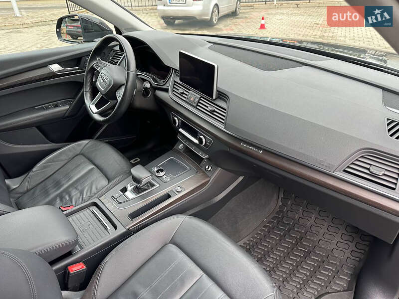 Внедорожник / Кроссовер Audi Q5 2019 в Житомире