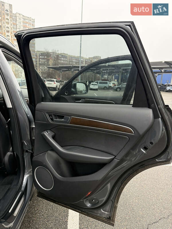 Внедорожник / Кроссовер Audi Q5 2016 в Киеве