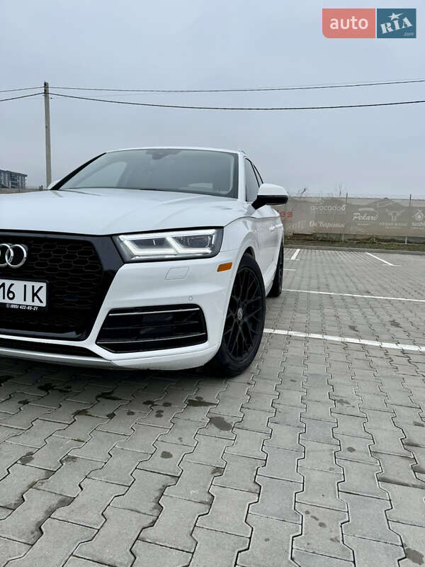 Внедорожник / Кроссовер Audi Q5 2018 в Ивано-Франковске