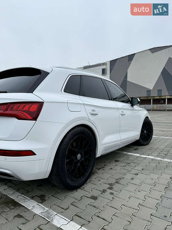 Внедорожник / Кроссовер Audi Q5 2018 в Ивано-Франковске