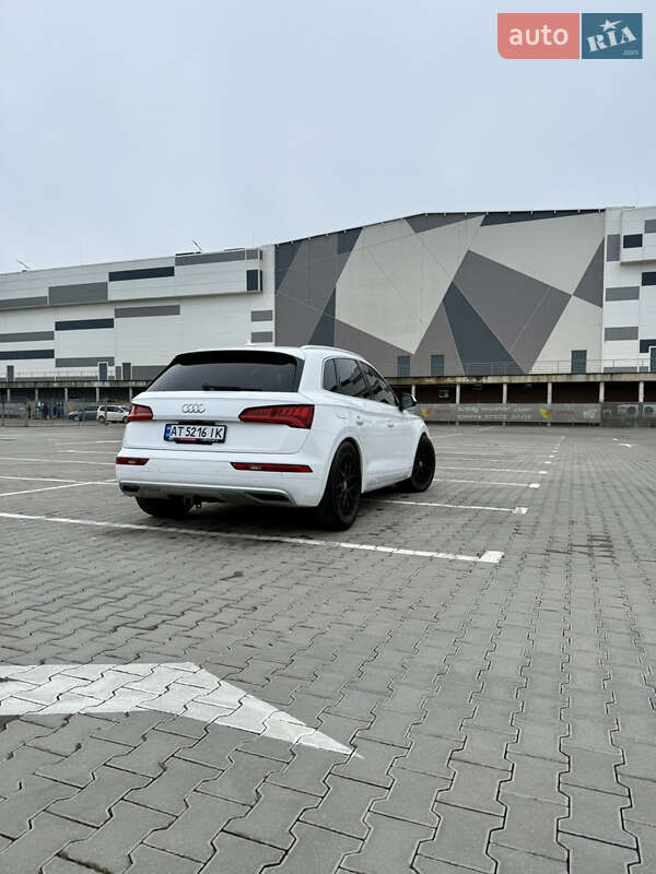 Внедорожник / Кроссовер Audi Q5 2018 в Ивано-Франковске