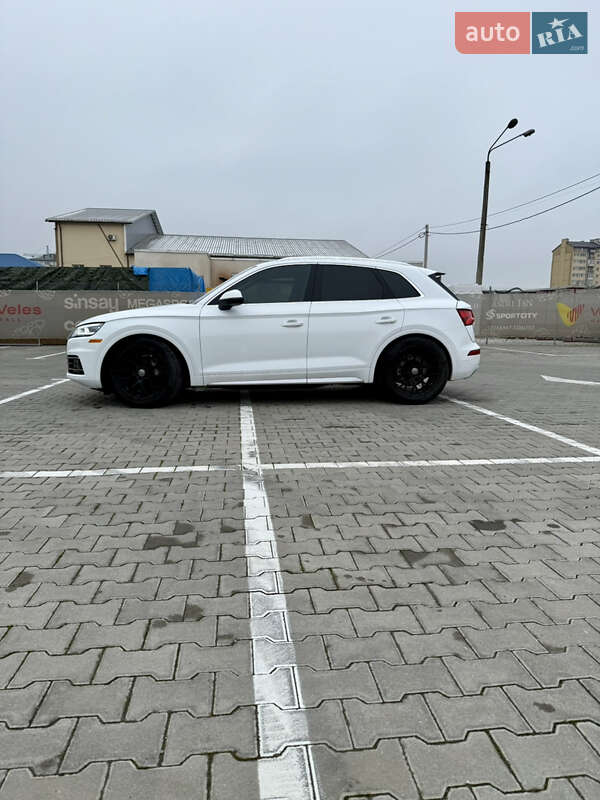 Внедорожник / Кроссовер Audi Q5 2018 в Ивано-Франковске
