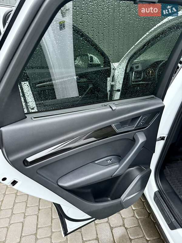 Внедорожник / Кроссовер Audi Q5 2018 в Ивано-Франковске