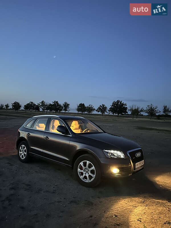 Позашляховик / Кросовер Audi Q5 2011 в Києві
