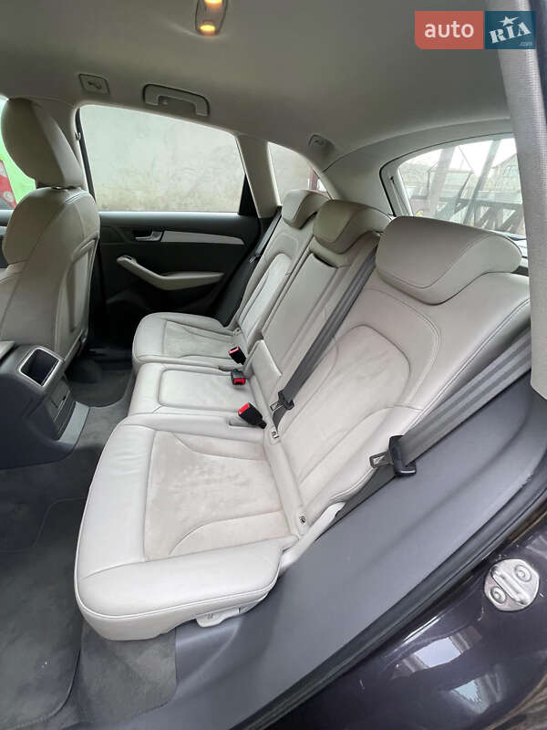 Позашляховик / Кросовер Audi Q5 2011 в Києві