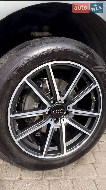 Внедорожник / Кроссовер Audi Q5 2011 в Львове