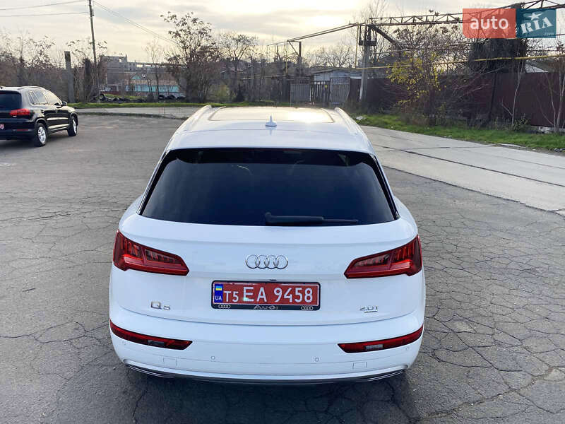 Внедорожник / Кроссовер Audi Q5 2017 в Одессе