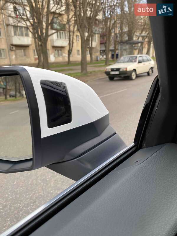 Внедорожник / Кроссовер Audi Q5 2017 в Одессе