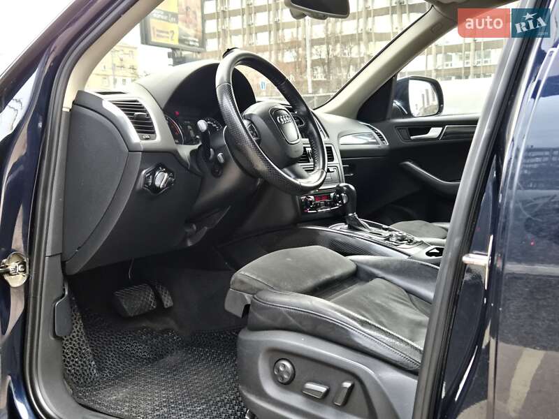 Внедорожник / Кроссовер Audi Q5 2009 в Киеве