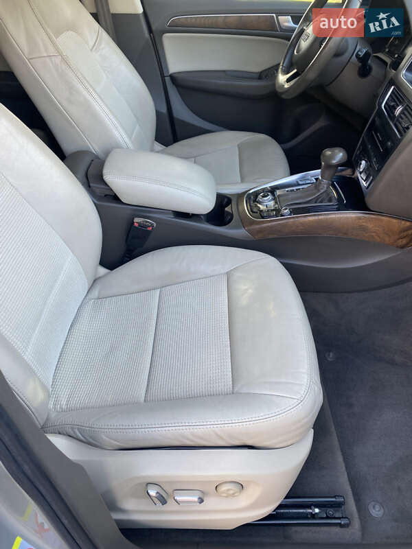 Позашляховик / Кросовер Audi Q5 2012 в Івано-Франківську