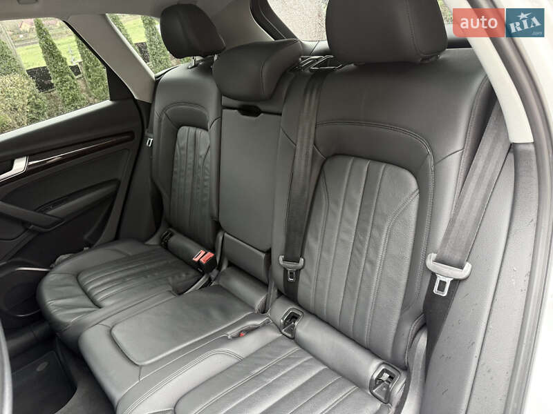 Позашляховик / Кросовер Audi Q5 2018 в Новояворівську