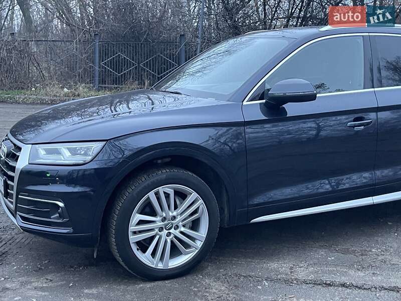 Внедорожник / Кроссовер Audi Q5 2018 в Чернигове