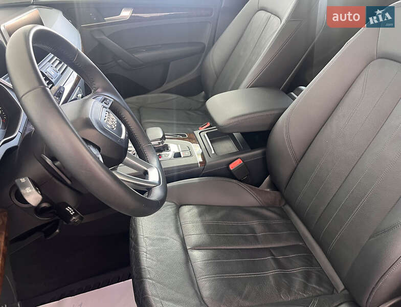 Внедорожник / Кроссовер Audi Q5 2017 в Львове