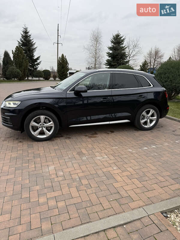 Внедорожник / Кроссовер Audi Q5 2020 в Ивано-Франковске