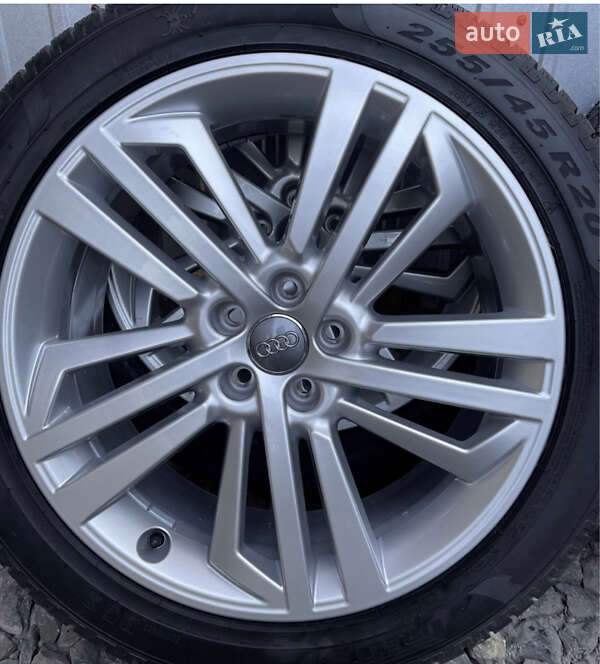 Внедорожник / Кроссовер Audi Q5 2018 в Киеве