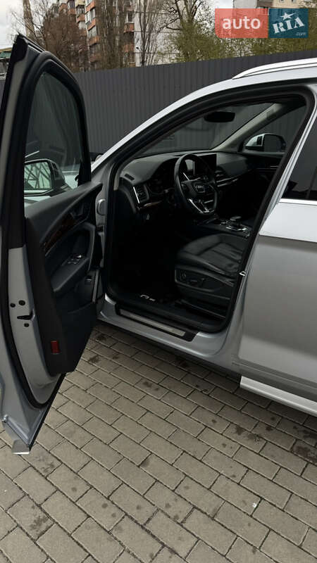 Внедорожник / Кроссовер Audi Q5 2018 в Киеве