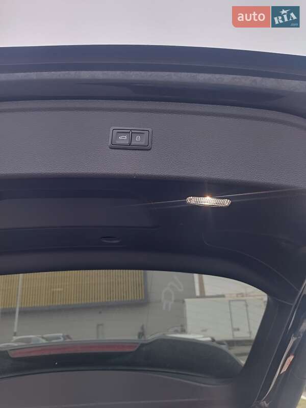 Внедорожник / Кроссовер Audi Q5 2020 в Киеве