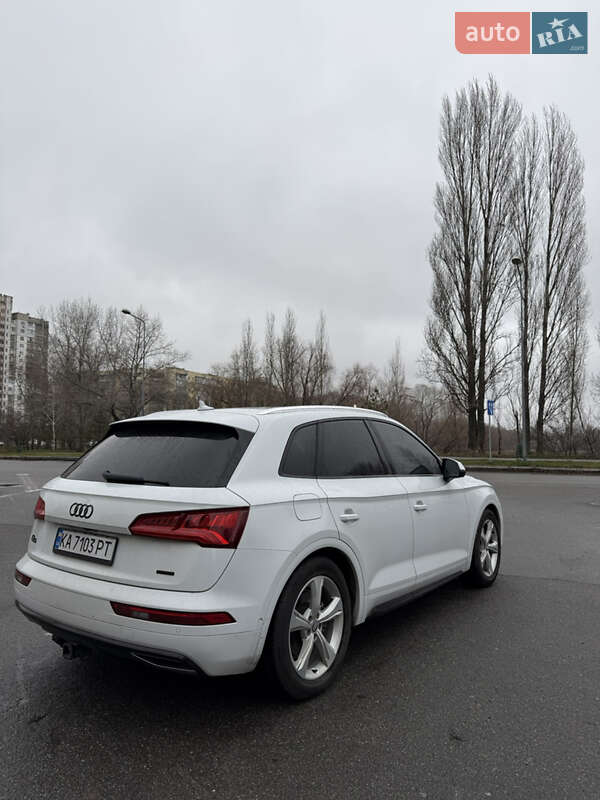 Внедорожник / Кроссовер Audi Q5 2020 в Киеве