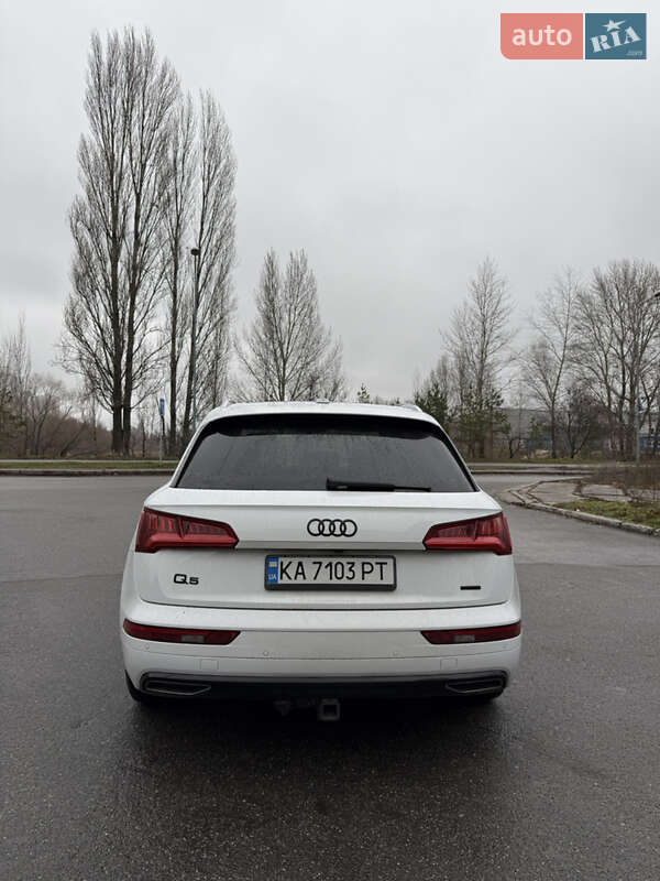 Внедорожник / Кроссовер Audi Q5 2020 в Киеве