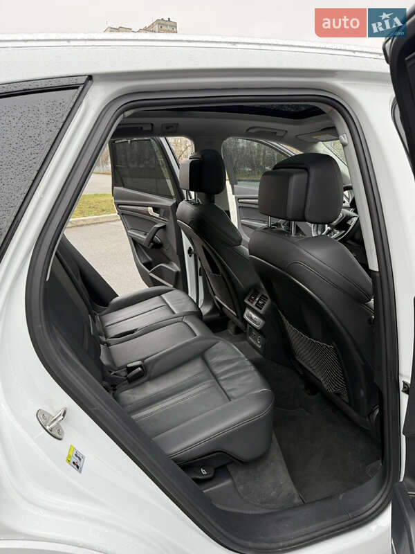 Внедорожник / Кроссовер Audi Q5 2020 в Киеве