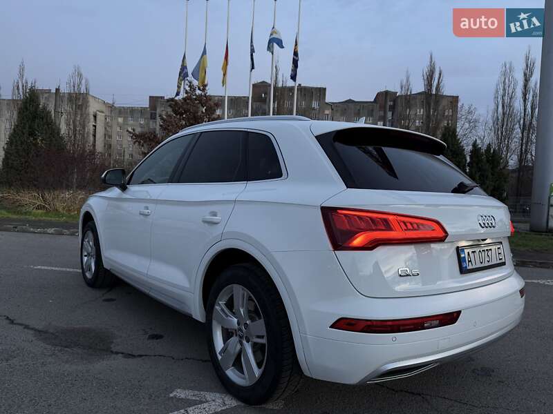 Позашляховик / Кросовер Audi Q5 2018 в Івано-Франківську