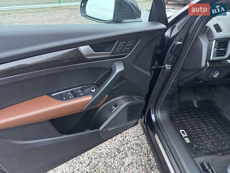 Позашляховик / Кросовер Audi Q5 2018 в Луцьку