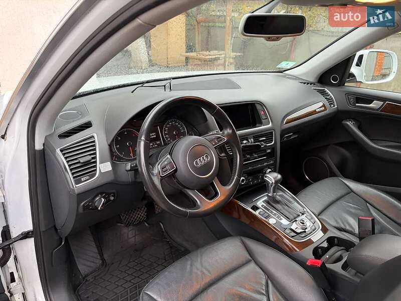 Внедорожник / Кроссовер Audi Q5 2015 в Карловке