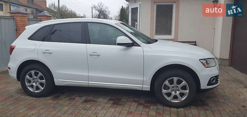 Внедорожник / Кроссовер Audi Q5 2015 в Карловке