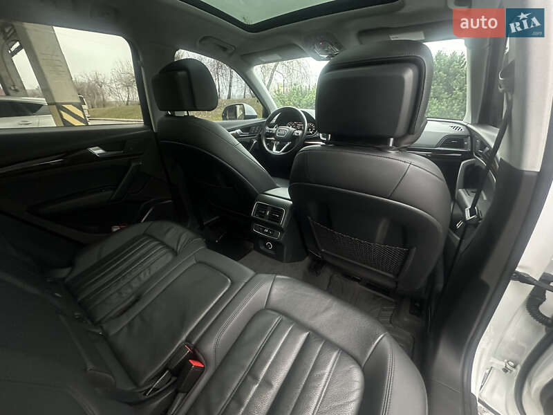 Внедорожник / Кроссовер Audi Q5 2018 в Киеве фото 36 Внедорожник / Кроссовер Audi Q5 2018 в Киеве