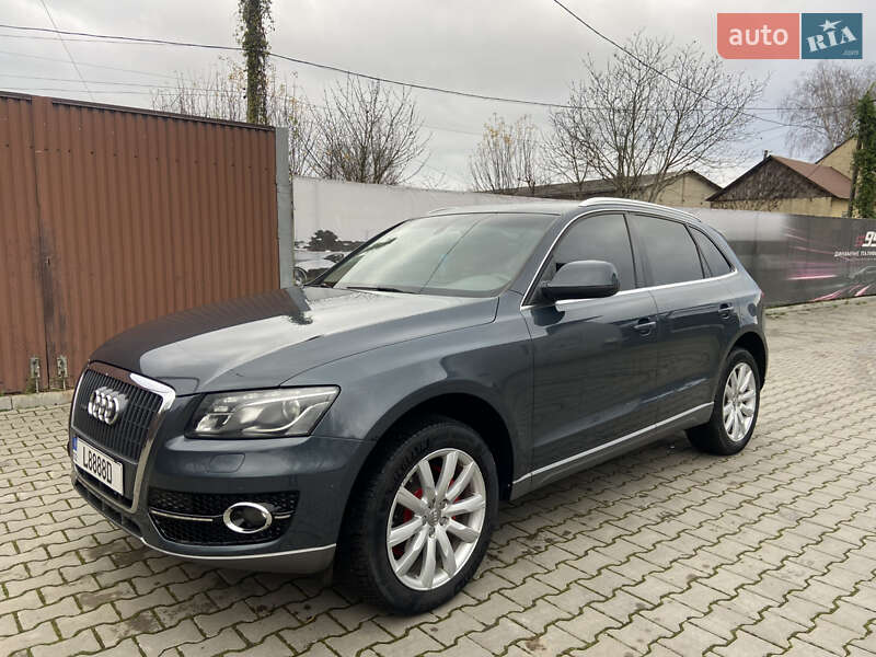 Внедорожник / Кроссовер Audi Q5 2009 в Новоселице