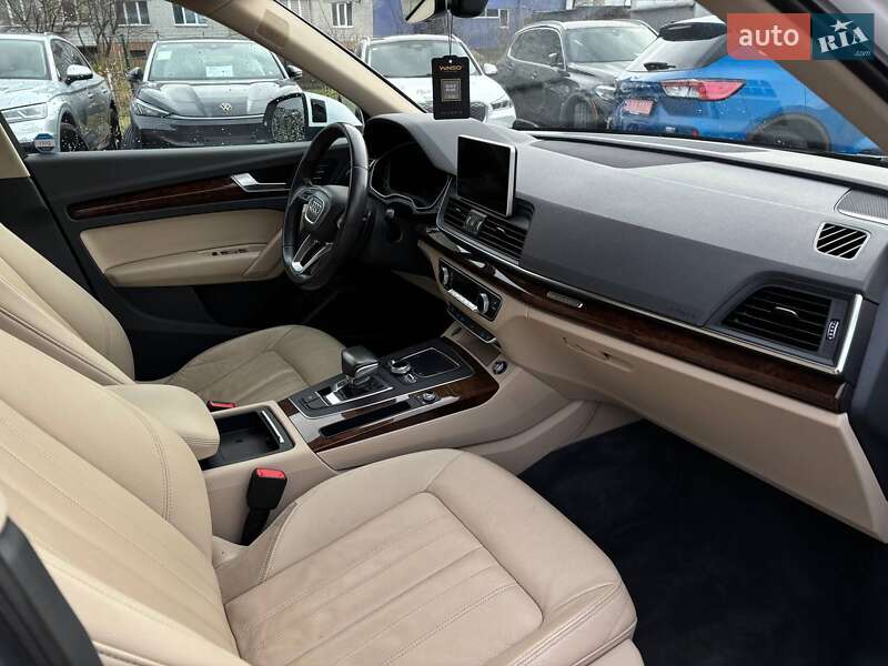 Позашляховик / Кросовер Audi Q5 2017 в Стрию