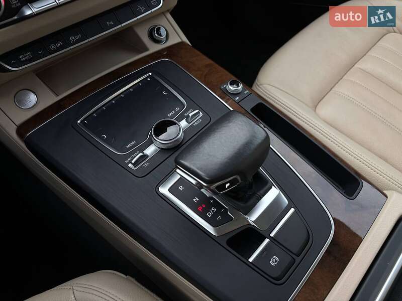 Позашляховик / Кросовер Audi Q5 2017 в Стрию