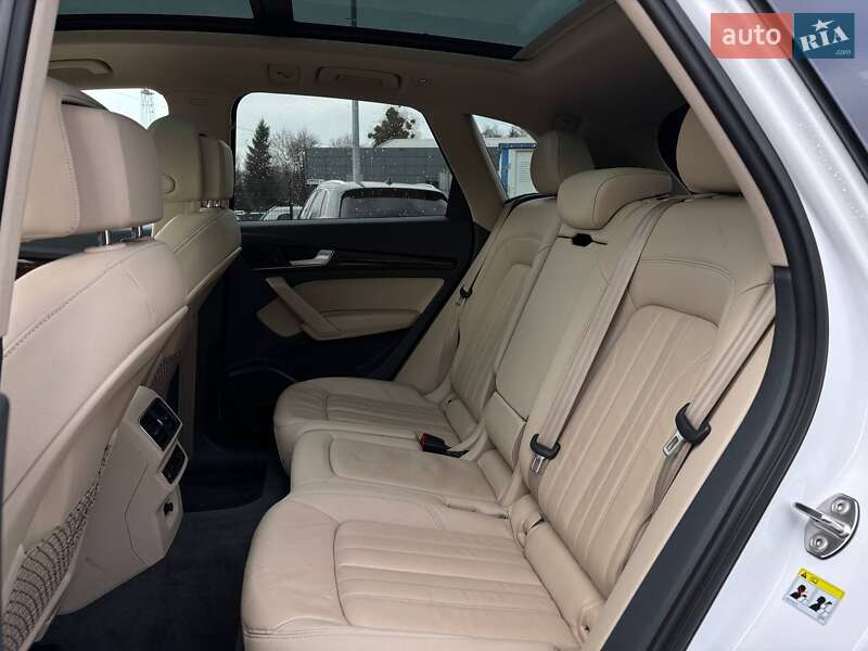 Позашляховик / Кросовер Audi Q5 2017 в Стрию