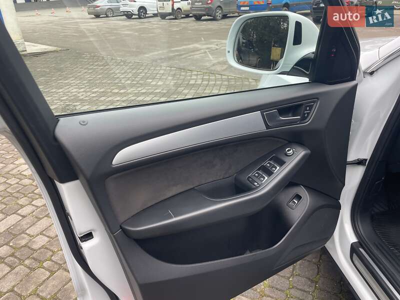 Позашляховик / Кросовер Audi Q5 2016 в Чернівцях