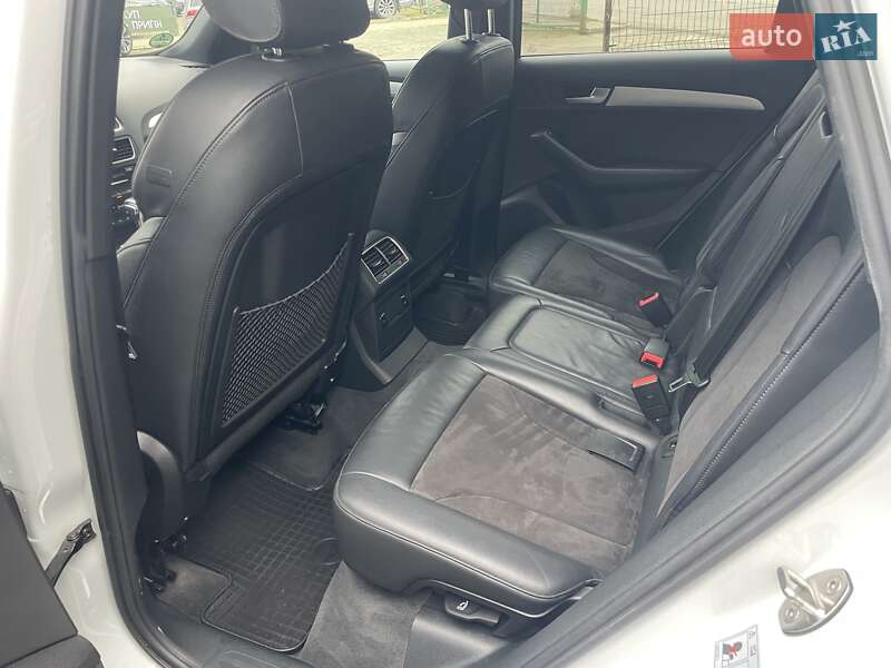 Позашляховик / Кросовер Audi Q5 2016 в Чернівцях