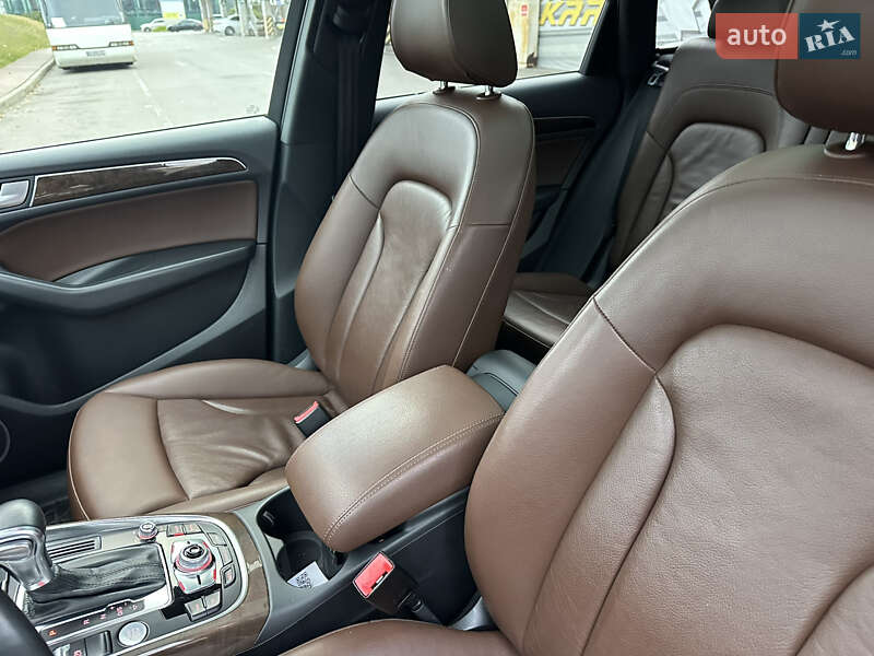 Внедорожник / Кроссовер Audi Q5 2016 в Киеве