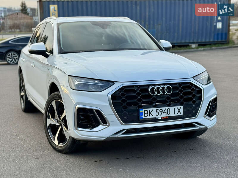 Внедорожник / Кроссовер Audi Q5 2023 в Ровно