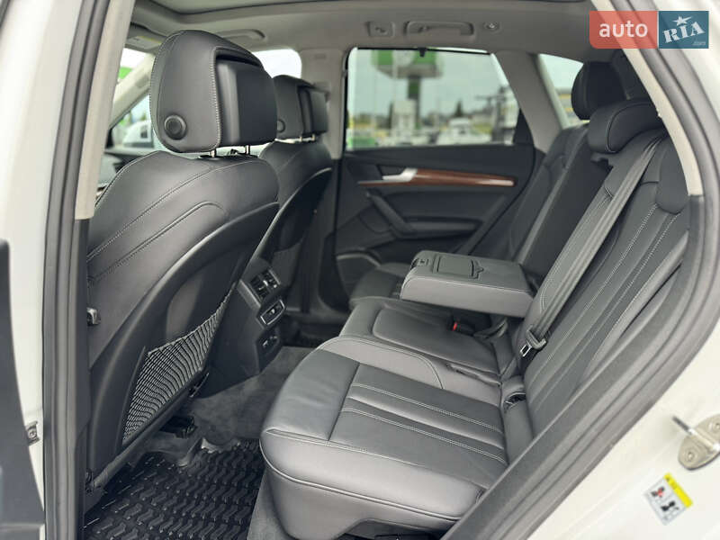 Внедорожник / Кроссовер Audi Q5 2023 в Ровно