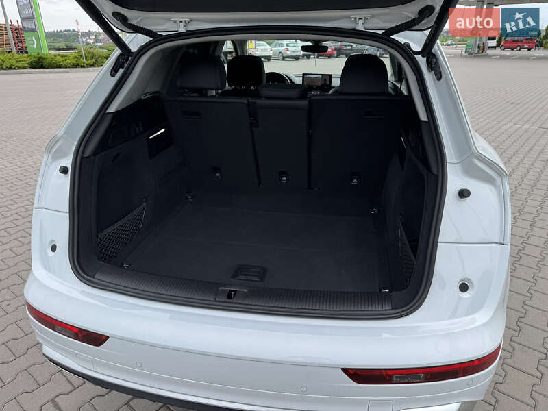 Внедорожник / Кроссовер Audi Q5 2023 в Ровно