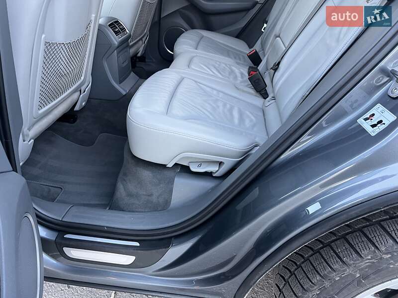 Внедорожник / Кроссовер Audi Q5 2015 в Дубно