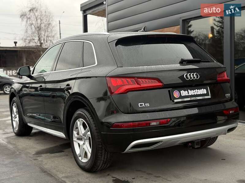 Внедорожник / Кроссовер Audi Q5 2018 в Ровно